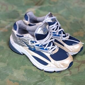 Nike Vintage Air Structure Walk Triax Bowerman Series 2004 Size 9.5 no insoles